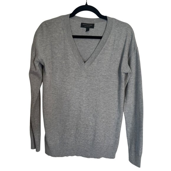 Banana Republic Womens Gray V-Neck Sweater S 55% Cotton 40% Nylon 5% Cashmere - Picture 1 of 13
